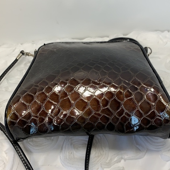 Vittorio Croc Embossed Vegan Leather Crossbody Bag - Picture 5 of 12